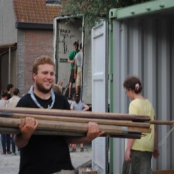 Uitladen Materiaal  20 - Scouts en Gidsen Zaventem 